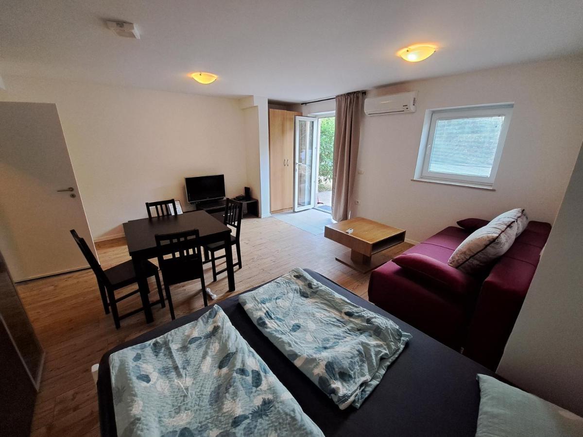 Apartments Pronavtik Πιράν Εξωτερικό φωτογραφία