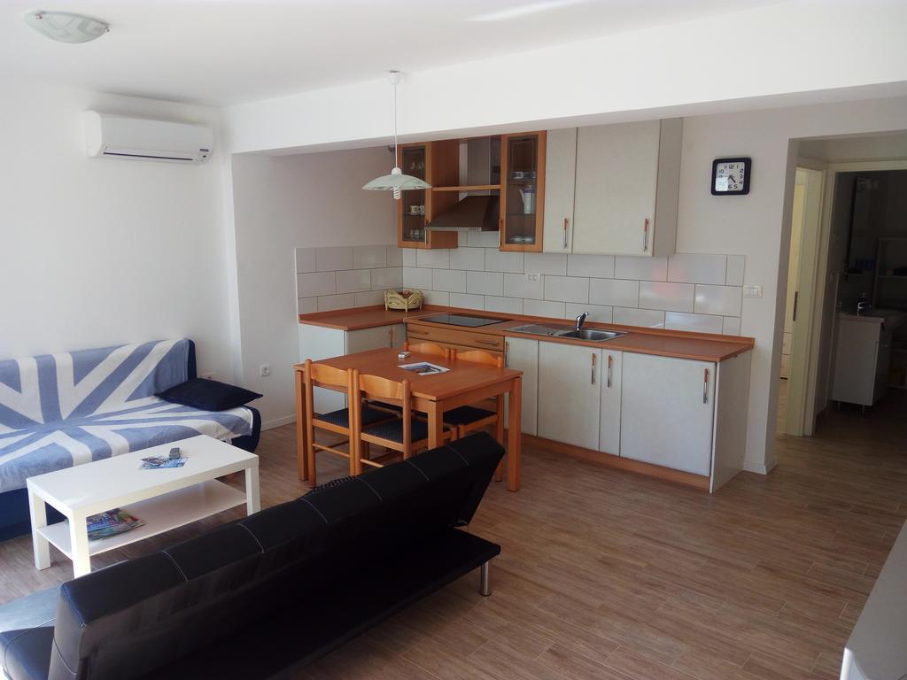 Apartments Pronavtik Πιράν Εξωτερικό φωτογραφία